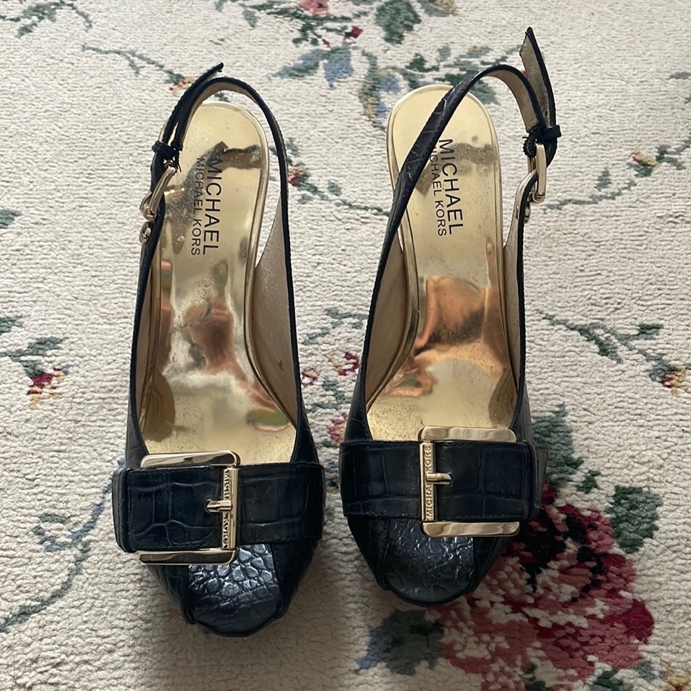 Black Michael Kors pumps